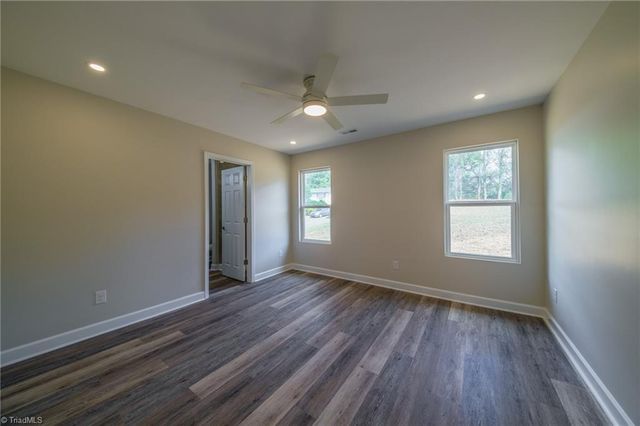 5705 MARSHALLGATE Drive, Winston-salem, NC 27105
