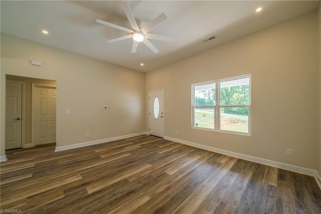 5705 MARSHALLGATE Drive, Winston-salem, NC 27105
