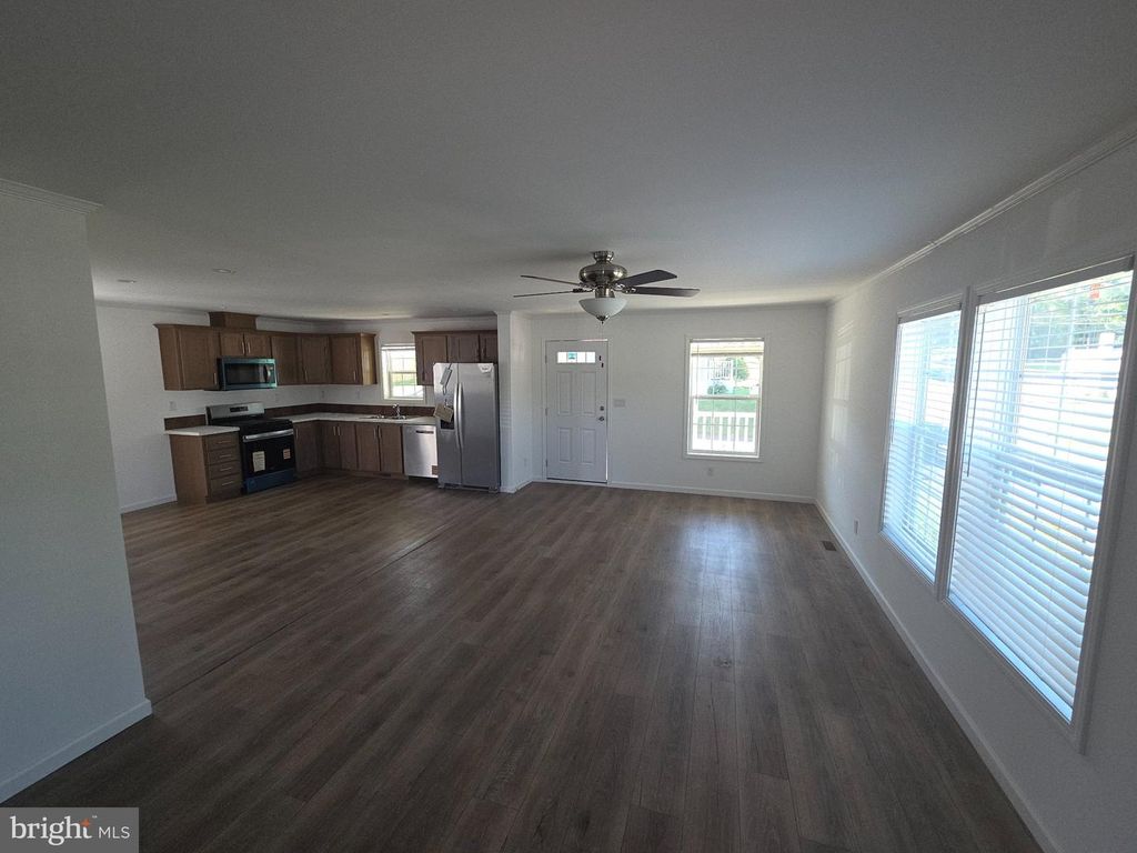 102 E CIRCLE DR, DOYLESTOWN, PA 18901 — photo 3
