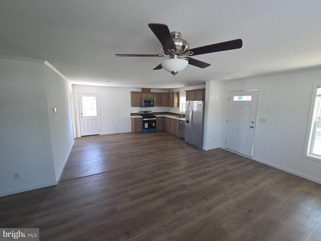 102 E CIRCLE DR, DOYLESTOWN, PA 18901 — photo 4