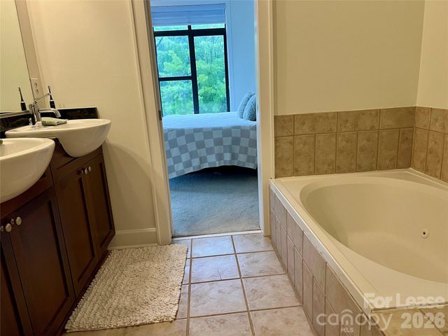 663 E 10th Street, Charlotte, NC 28202
