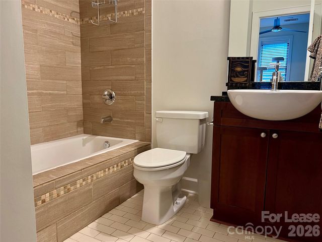 663 E 10th Street, Charlotte, NC 28202