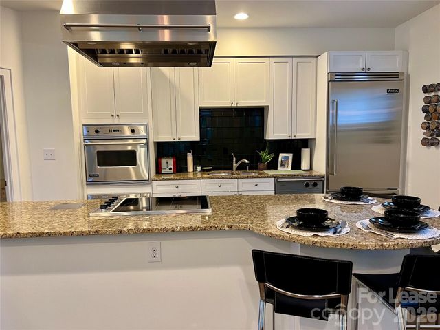 663 E 10th Street, Charlotte, NC 28202