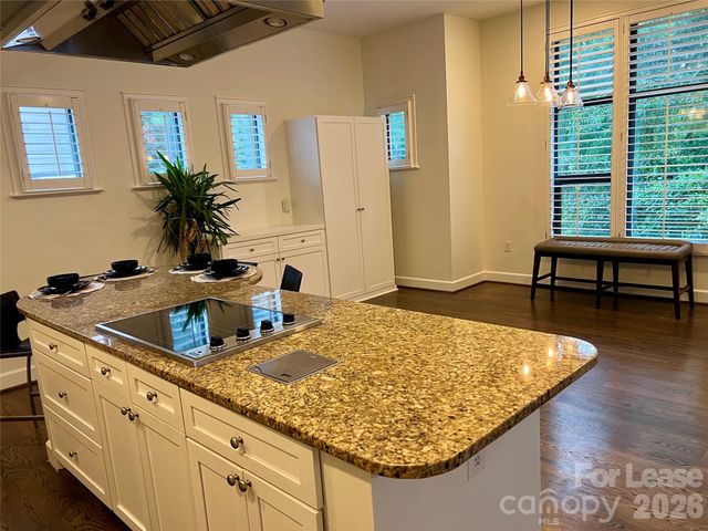 663 E 10th Street, Charlotte, NC 28202