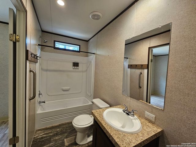 474 Foresthill, Canyon Lake, TX 78133