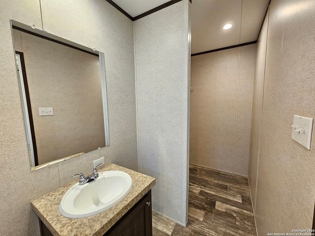 474 Foresthill, Canyon Lake, TX 78133