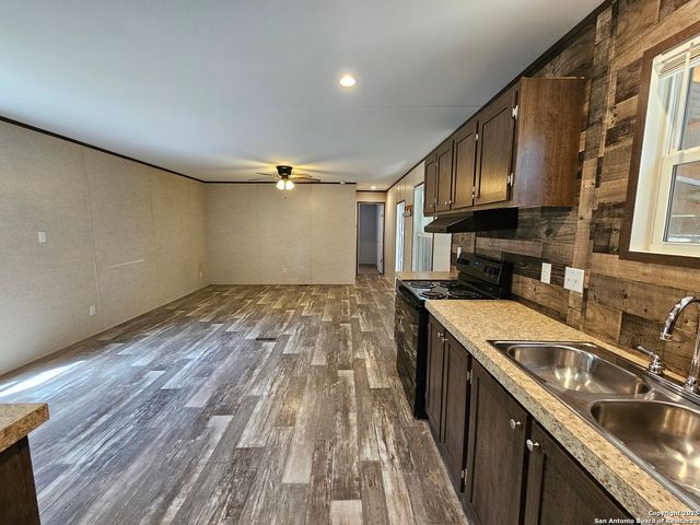 474 Foresthill, Canyon Lake, TX 78133