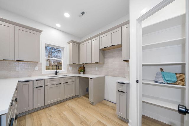 4821 NAVAJO Street, Council Bluffs, IA 51501