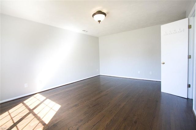 2140 Teasdale DR, Virginia Beach, VA 23454