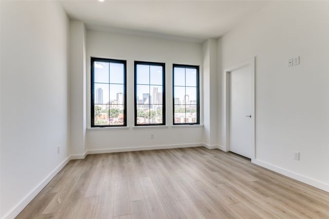 1767 Novela Way, Dallas, TX 75215