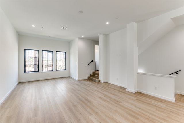 1767 Novela Way, Dallas, TX 75215