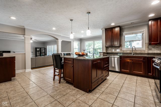 1186 Winter Wood Court, Zionsville, IN 46077