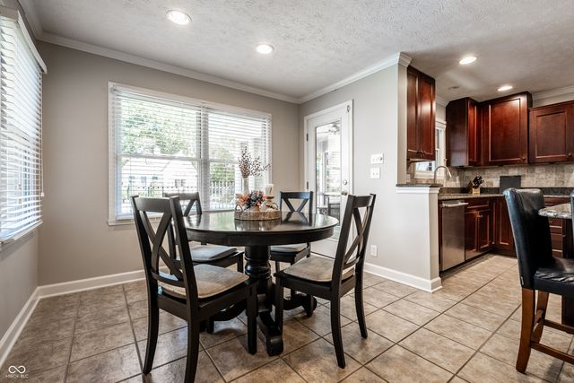 1186 Winter Wood Court, Zionsville, IN 46077