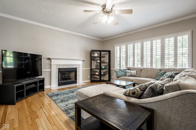 1186 Winter Wood Court, Zionsville, IN 46077