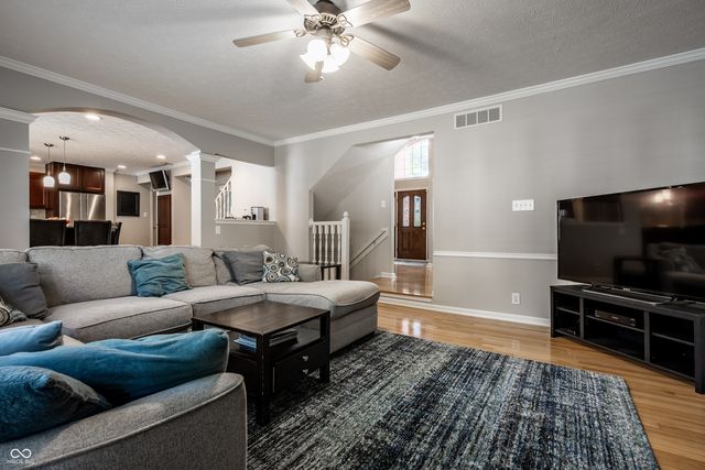 1186 Winter Wood Court, Zionsville, IN 46077