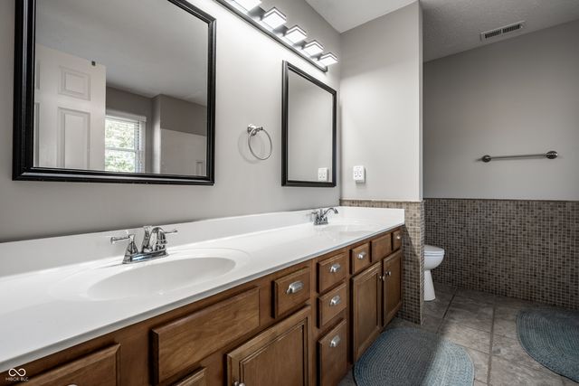 1186 Winter Wood Court, Zionsville, IN 46077