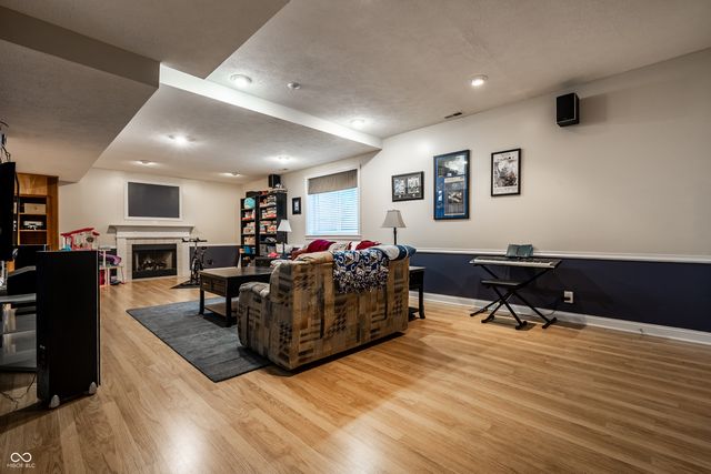 1186 Winter Wood Court, Zionsville, IN 46077