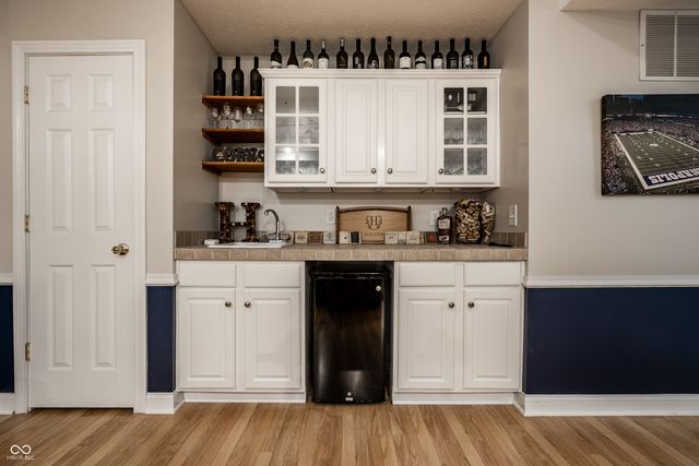 1186 Winter Wood Court, Zionsville, IN 46077