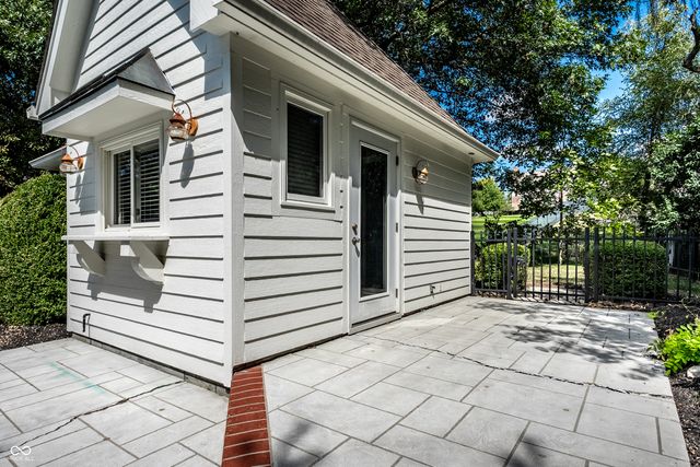 1186 Winter Wood Court, Zionsville, IN 46077