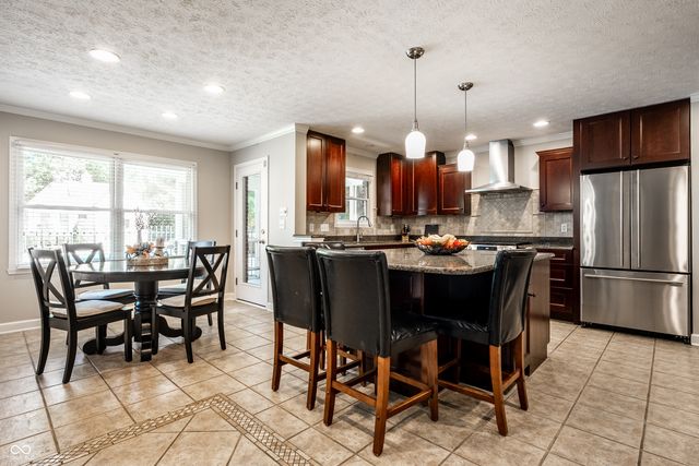 1186 Winter Wood Court, Zionsville, IN 46077