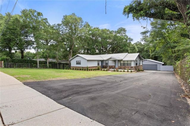 2609 Longleaf Drive, Mobile, AL 36693