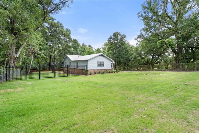 2609 Longleaf Drive, Mobile, AL 36693