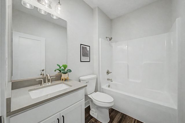 2105 NE Grant Street, Ankeny, IA 50021