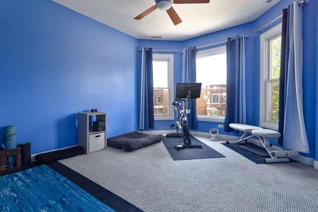 2255 N AVERS Avenue, Chicago, IL 60647