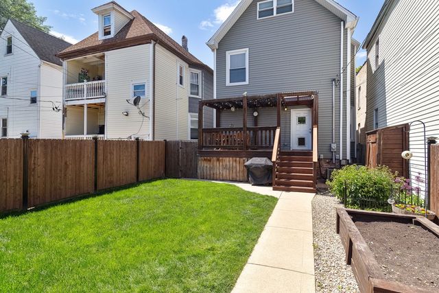 2255 N AVERS Avenue, Chicago, IL 60647