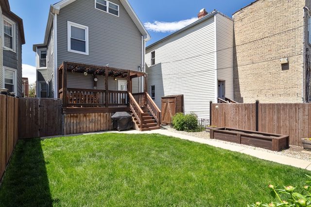 2255 N AVERS Avenue, Chicago, IL 60647