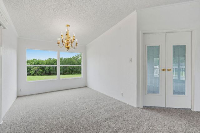 285 Hilltop DR, Dale, TX 78616