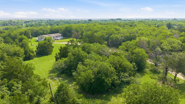 285 Hilltop DR, Dale, TX 78616