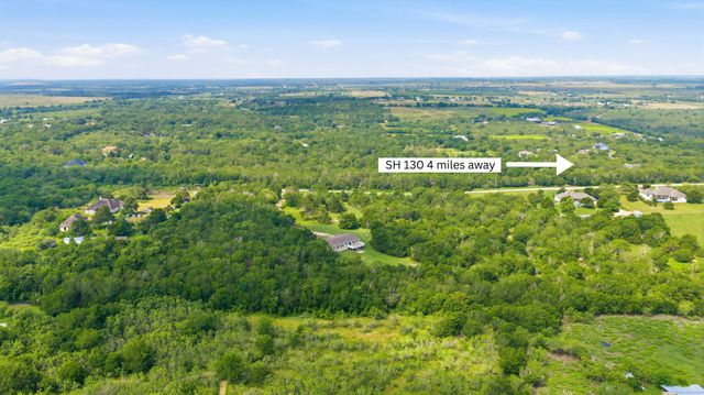 285 Hilltop DR, Dale, TX 78616