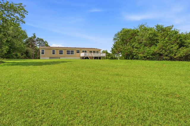 285 Hilltop DR, Dale, TX 78616