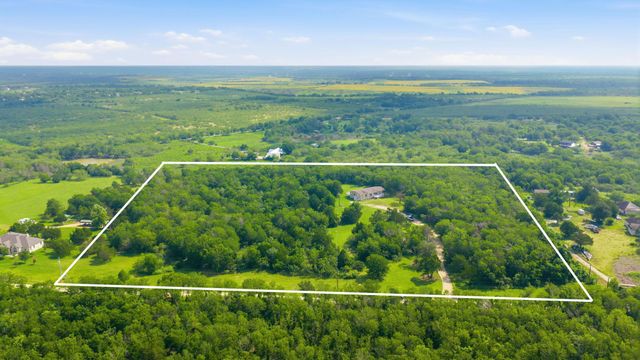 285 Hilltop DR, Dale, TX 78616