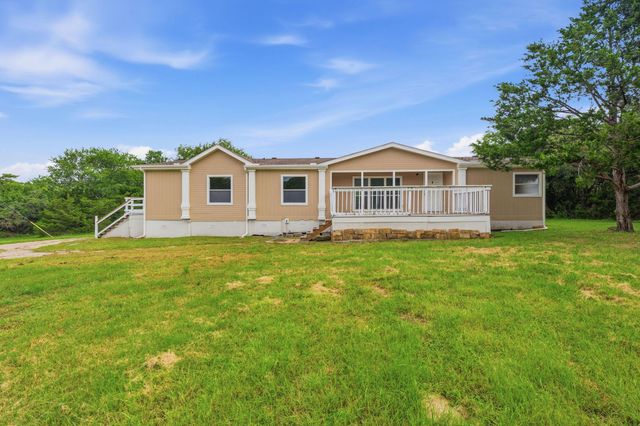 285 Hilltop DR, Dale, TX 78616