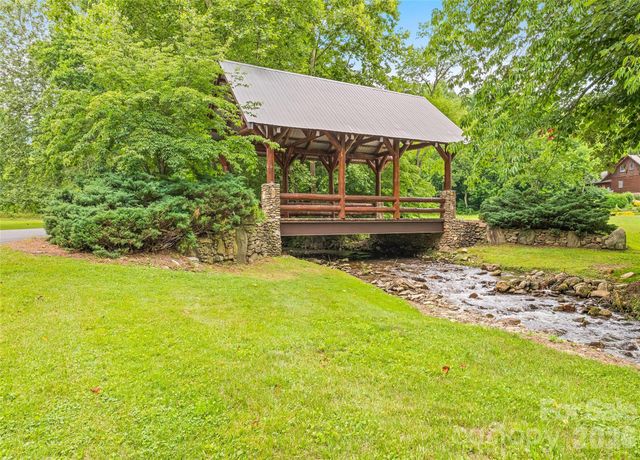 85 Garnet Spring Lane, Waynesville, NC 28785