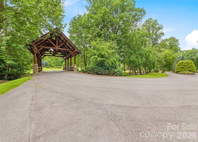 85 Garnet Spring Lane, Waynesville, NC 28785
