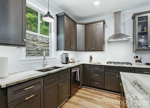 85 Garnet Spring Lane, Waynesville, NC 28785