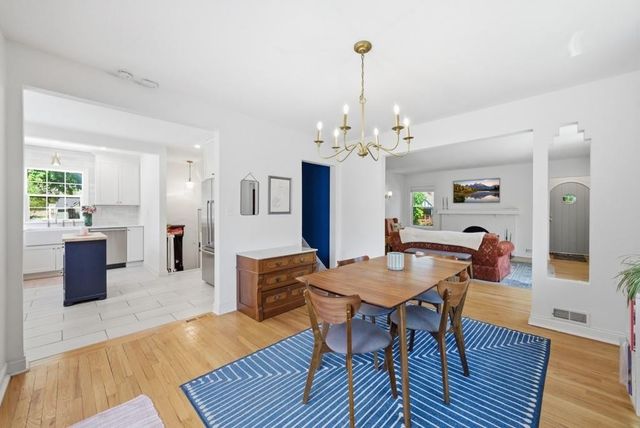 2702 41st Place, Des Moines, IA 50310