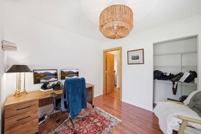 2702 41st Place, Des Moines, IA 50310