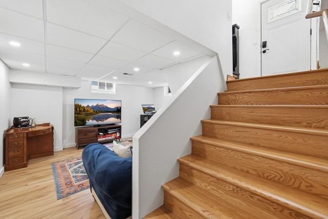 2702 41st Place, Des Moines, IA 50310