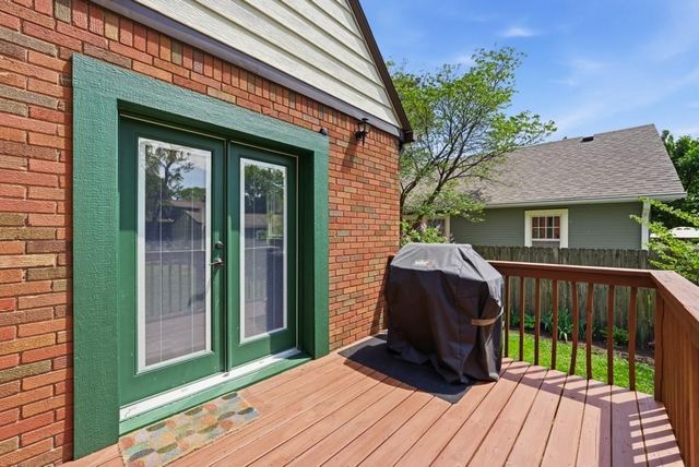 2702 41st Place, Des Moines, IA 50310