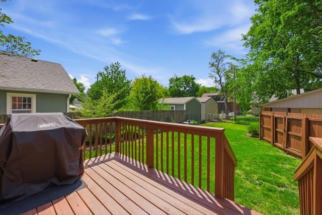 2702 41st Place, Des Moines, IA 50310