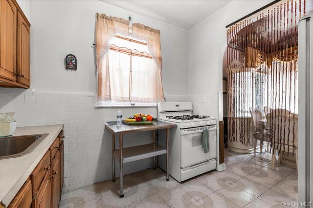 9217 Avenue B, Brooklyn, NY 11236