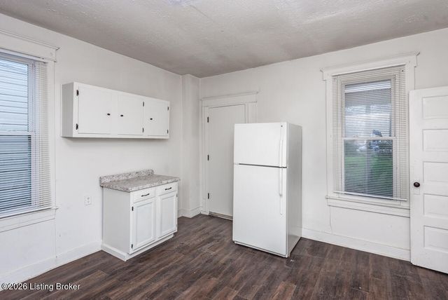 3026 Grand Ave, Louisville, KY 40211