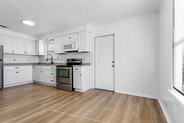 1641 W 27th Street D, Riviera Beach, FL 33404