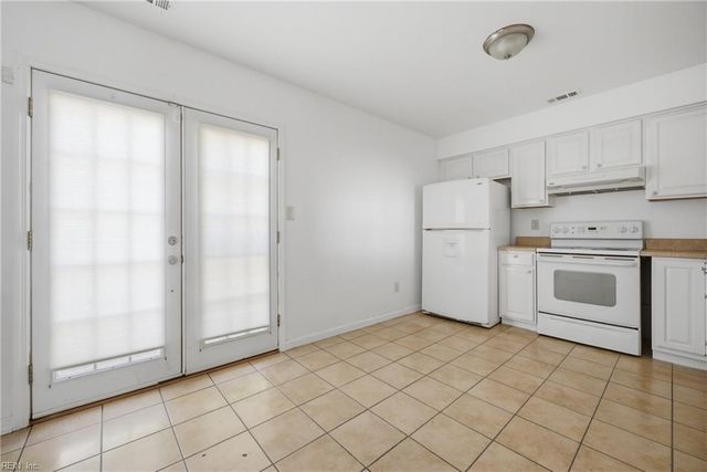 28 N Gawain WAY, Hampton, VA 23669