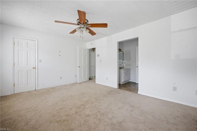 28 N Gawain WAY, Hampton, VA 23669