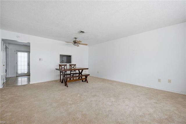 28 N Gawain WAY, Hampton, VA 23669